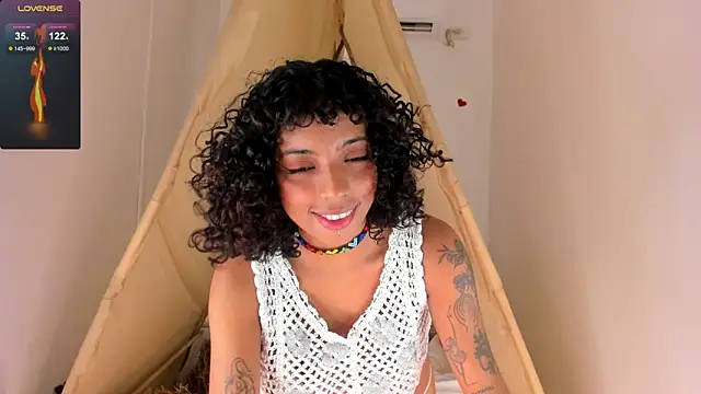 Ariella Ruiz online show from October 9, 2025, 12:17 pm