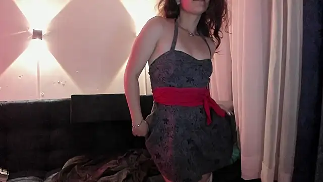 Snapshot of April_Evans26 chatting on December 6, 2024, 3:35 am April Evans26 online show from December 6, 2024, 3:35 am