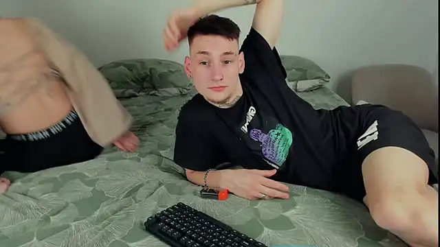 Snapshot of LeslieDominic chatting on March 14, 2026, 12:05 am LeslieDominic online show from March 14, 2026, 12:05 am