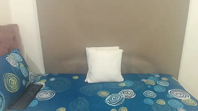 kimberlyjamexxx online show from February 20, 2026, 3:25 am