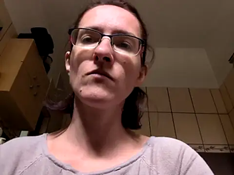 Milky hairy mommy online show from October 21, 2025, 8:14 am