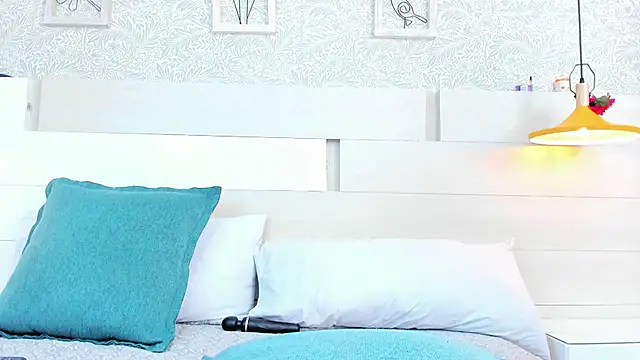 Snapshot of Isabela_Coleman chatting on November 8, 2025, 2:09 pm Isabela Coleman online show from November 8, 2025, 2:09 pm