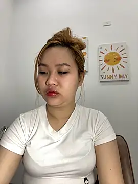 Snapshot of Odette68 chatting on March 6, 2026, 11:44 pm Odette68 online show from March 6, 2026, 11:44 pm