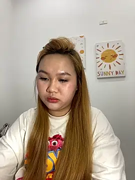 Snapshot of Odette68 chatting on March 16, 2026, 5:44 am Odette68 online show from March 16, 2026, 5:44 am