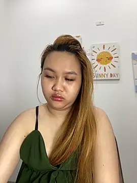 Snapshot of Odette68 chatting on March 18, 2026, 12:25 am Odette68 online show from March 18, 2026, 12:25 am