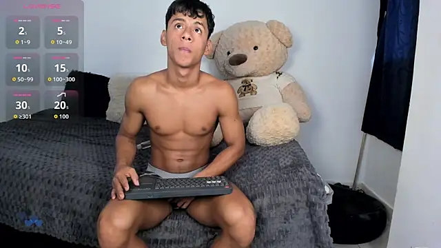 Snapshot of LittleParker chatting on May 10, 2026, 1:25 pm LittleParker online show from May 10, 2026, 1:25 pm