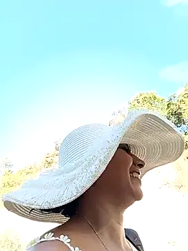 andreu mature online show from July 16, 2026, 9:23 pm
