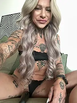 Divina X  online show from July 15, 2026, 4:41 am
