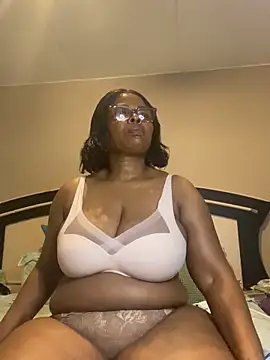 Nomthie online show from November 4, 2025, 9:40 pm