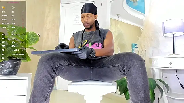 Snapshot of RicoBrown777_ chatting on May 9, 2026, 4:05 am RicoBrown777 online show from May 9, 2026, 4:05 am