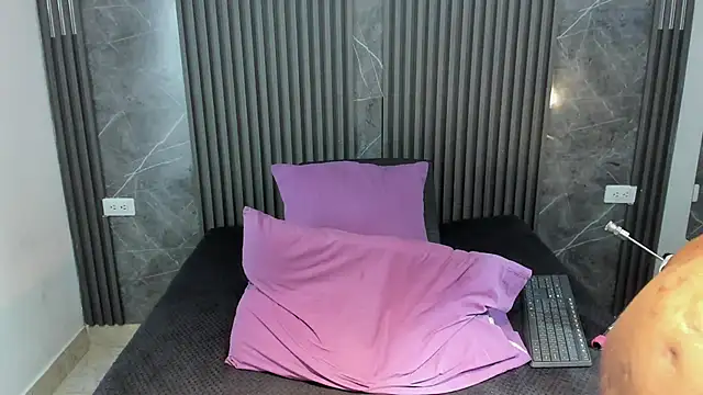 Snapshot of SaraiEvans chatting on March 22, 2026, 3:43 am SaraiEvans online show from March 22, 2026, 3:43 am