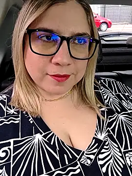 Snapshot of MissMaria chatting on March 9, 2026, 6:33 pm MissMaria online show from March 9, 2026, 6:33 pm