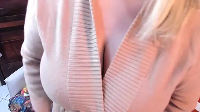 MissMaria online show from June 25, 2026, 3:04 am