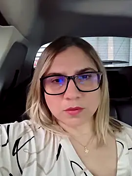 Snapshot of MissMaria chatting on March 10, 2026, 9:19 pm MissMaria online show from March 10, 2026, 9:19 pm