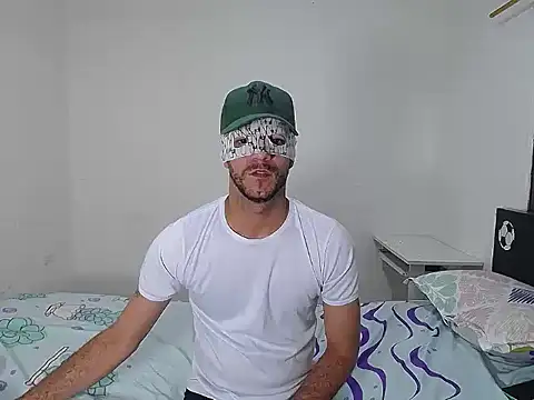 Snapshot of dirty_boy_horny chatting on November 29, 2025, 11:27 pm dirty boy horny online show from November 29, 2025, 11:27 pm