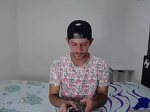 Snapshot of dirty_boy_horny chatting on November 24, 2025, 9:59 pm dirty boy horny online show from November 24, 2025, 9:59 pm