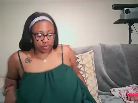 Nyxie Chaos online show from June 18, 2026, 4:33 am