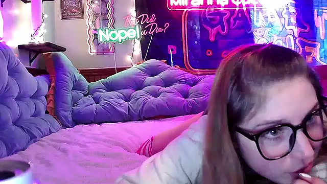 mirannacult online show from January 21, 2025, 8:00 pm