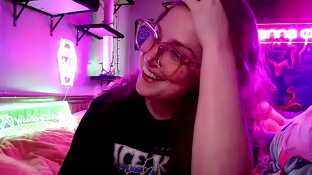 mirannacult online show from March 19, 2025, 7:29 am