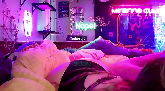 mirannacult online show from February 23, 2025, 11:04 pm