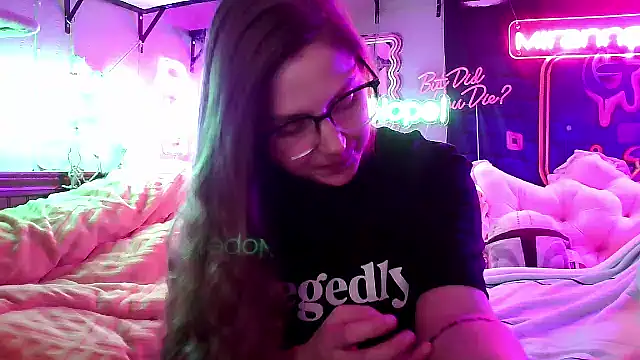 mirannacult online show from March 12, 2025, 3:57 am