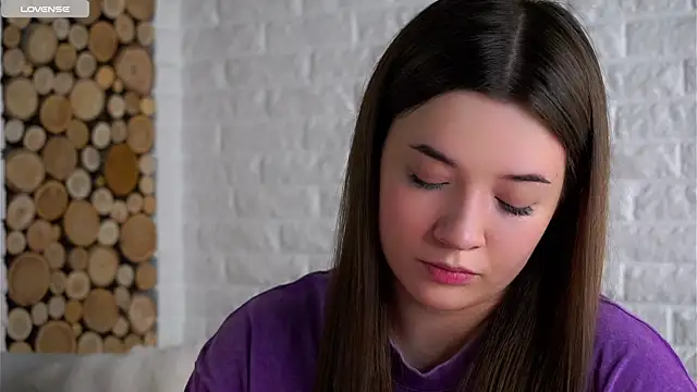 Snapshot of LowOncoming chatting on February 24, 2026, 2:01 am LowOncoming online show from February 24, 2026, 2:01 am