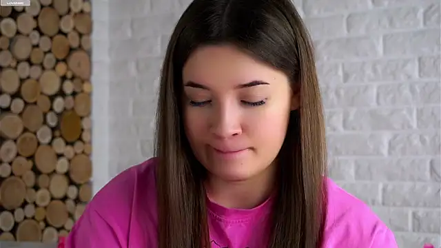 Snapshot of LowOncoming chatting on February 14, 2026, 2:12 am LowOncoming online show from February 14, 2026, 2:12 am