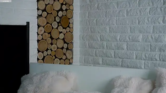 Snapshot of LowOncoming chatting on February 9, 2026, 2:09 am LowOncoming online show from February 9, 2026, 2:09 am