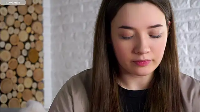 Snapshot of LowOncoming chatting on March 5, 2026, 1:57 am LowOncoming online show from March 5, 2026, 1:57 am