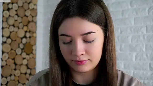 Snapshot of LowOncoming chatting on February 10, 2026, 2:10 am LowOncoming online show from February 10, 2026, 2:10 am