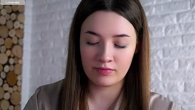 Snapshot of LowOncoming chatting on March 16, 2026, 1:46 am LowOncoming online show from March 16, 2026, 1:46 am