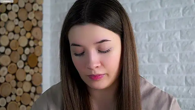 Snapshot of LowOncoming chatting on February 6, 2026, 1:45 am LowOncoming online show from February 6, 2026, 1:45 am