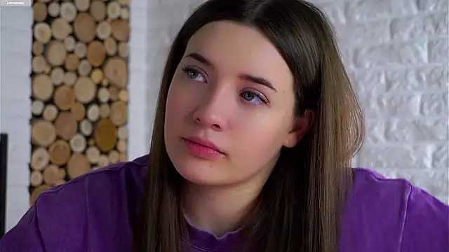 Snapshot of LowOncoming chatting on March 9, 2026, 2:04 am LowOncoming online show from March 9, 2026, 2:04 am