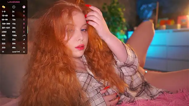 RedHotVixen0 online show from February 4, 2026, 1:22 am