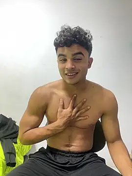 Snapshot of Mentriplex chatting on February 3, 2025, 4:46 am Mentriplex online show from February 3, 2025, 4:46 am