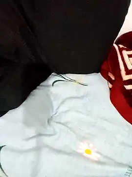 Snapshot of man-215 chatting on December 11, 2024, 12:44 am man-215 online show from December 11, 2024, 12:44 am