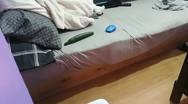 eblata04 online show from March 4, 2025, 3:44 am