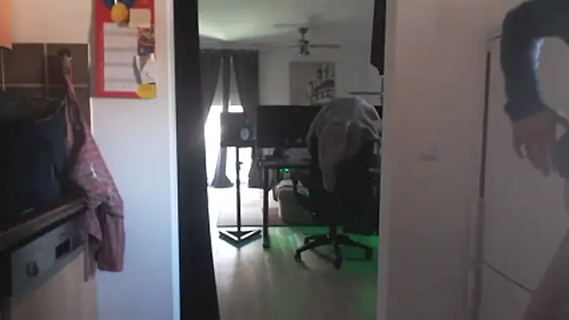 Nomi1612 online show from April 11, 2026, 7:45 am