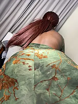 Hugemassivebootie online show from June 23, 2026, 6:50 pm