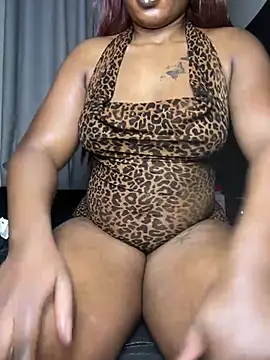 Hugemassivebootie online show from June 26, 2026, 6:14 pm