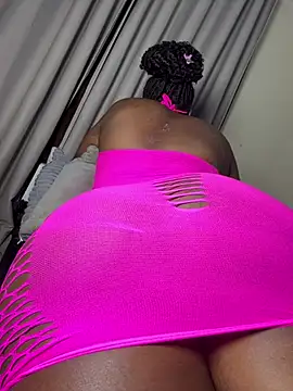 Hugemassivebootie online show from July 19, 2026, 5:53 pm