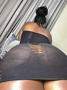 Hugemassivebootie online show from July 25, 2026, 5:41 pm
