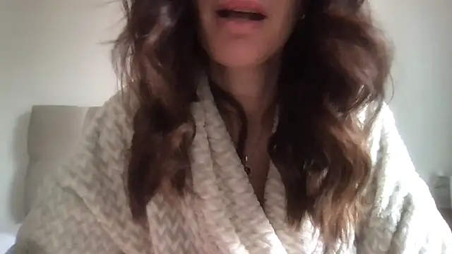 paolajonez online show from October 4, 2025, 12:39 pm