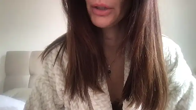 paolajonez online show from October 15, 2025, 12:46 pm