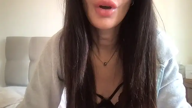 Snapshot of paolajonez chatting on March 14, 2026, 12:33 pm paolajonez online show from March 14, 2026, 12:33 pm