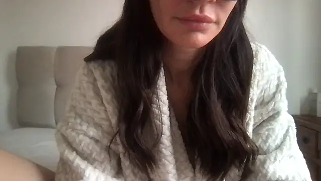 Snapshot of paolajonez chatting on March 7, 2026, 12:43 pm paolajonez online show from March 7, 2026, 12:43 pm