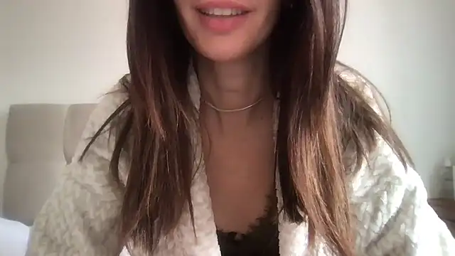 paolajonez online show from October 19, 2025, 11:24 am