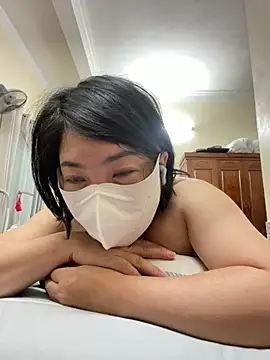 Snapshot of Hachi_Sweetbabie_ chatting on August 2, 2026, 12:31 am Hachi Sweetbabie online show from August 2, 2026, 12:31 am