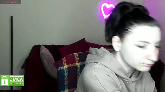 Muse kitty jenia online show from November 12, 2025, 6:23 pm