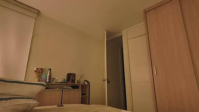 juanasnz99 online show from June 8, 2026, 3:18 am